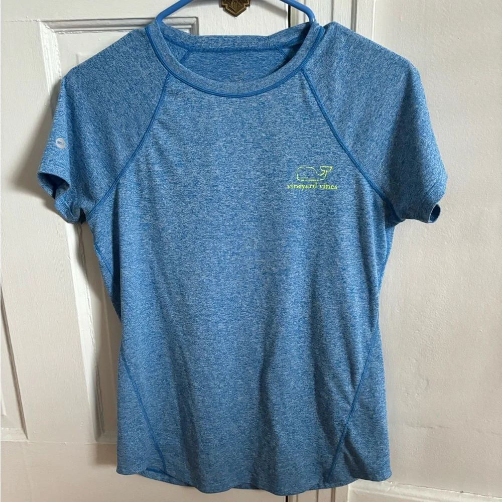 Vineyard vines top